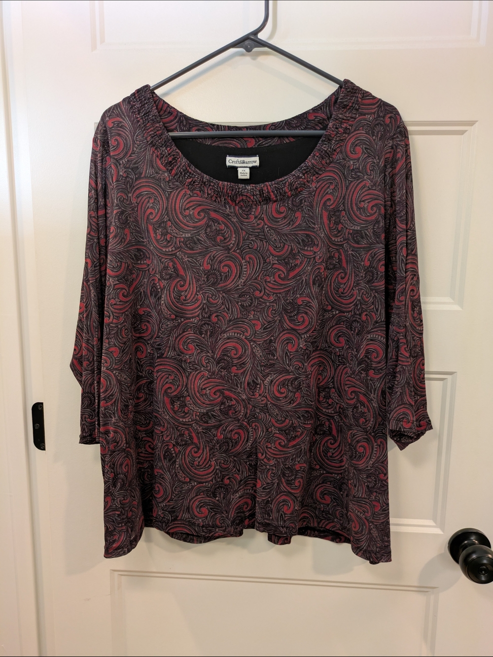 🔴 3/$15 Croft & Barrow Women's Red Paisley Mesh Top